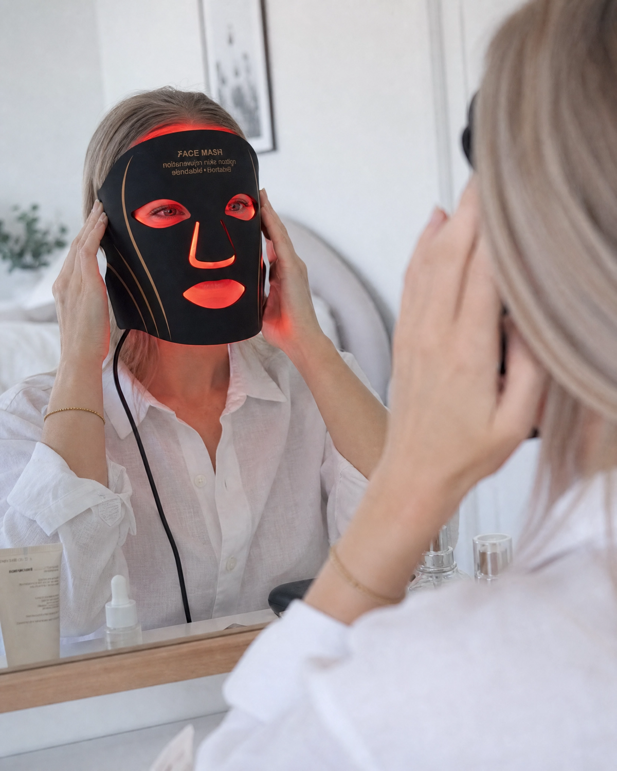 Miraluxe LED Glow Mask Pro
